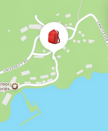 Функцията Find My чрез сателит в процес на използване, показваща местоположението на човек в планината