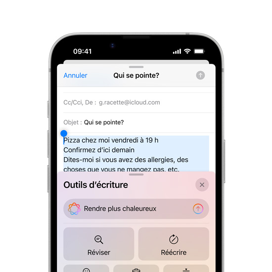 Vue partielle de l’écran d’un iPhone seize-e montrant Apple Intelligence et les outils d’écriture.