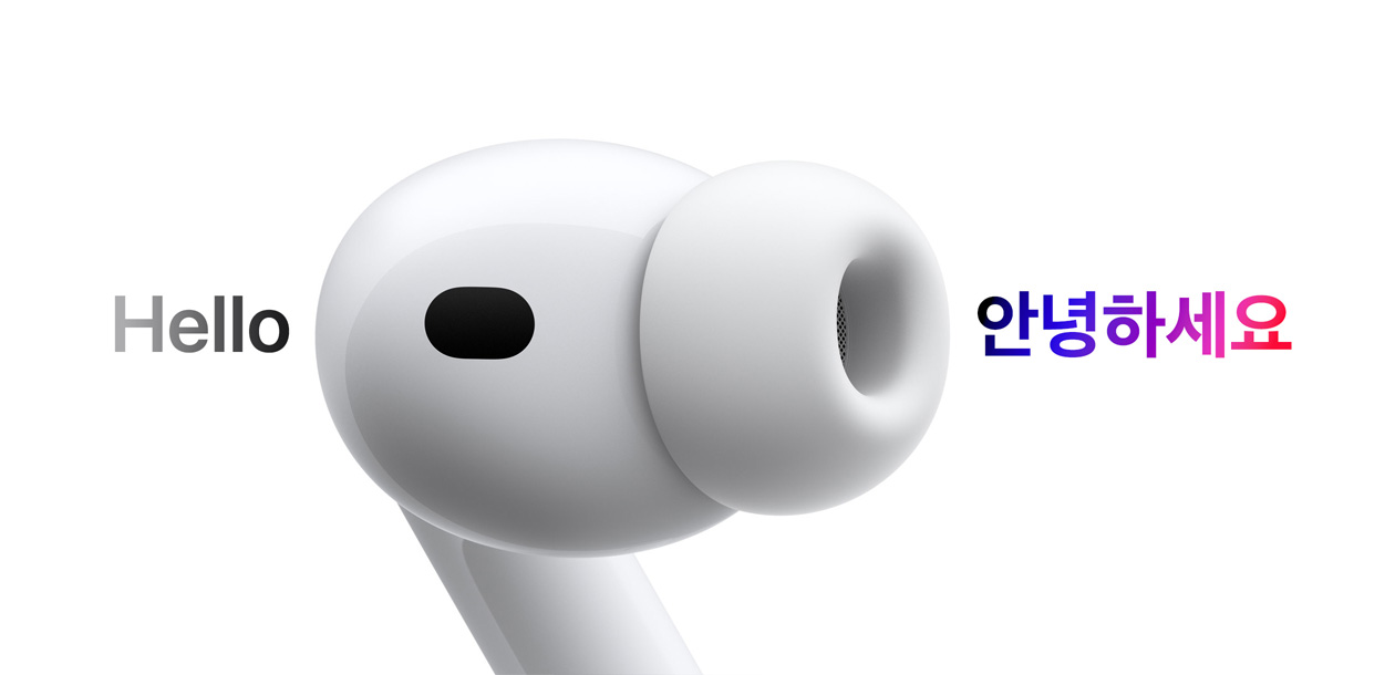 실리콘 팁을 장착한 이어버드가 보이는 AirPods Pro 3, 실시간 번역 기능이 스페인어 문자 ‘hola’를 영어 텍스트 ‘hello’로 변환하는 모습