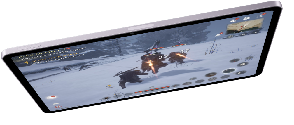 Un iPad Air qui flotte, orientation paysage, l’écran affiche un jeu vidéo; en dessous, deux autres modèles d’iPad Air